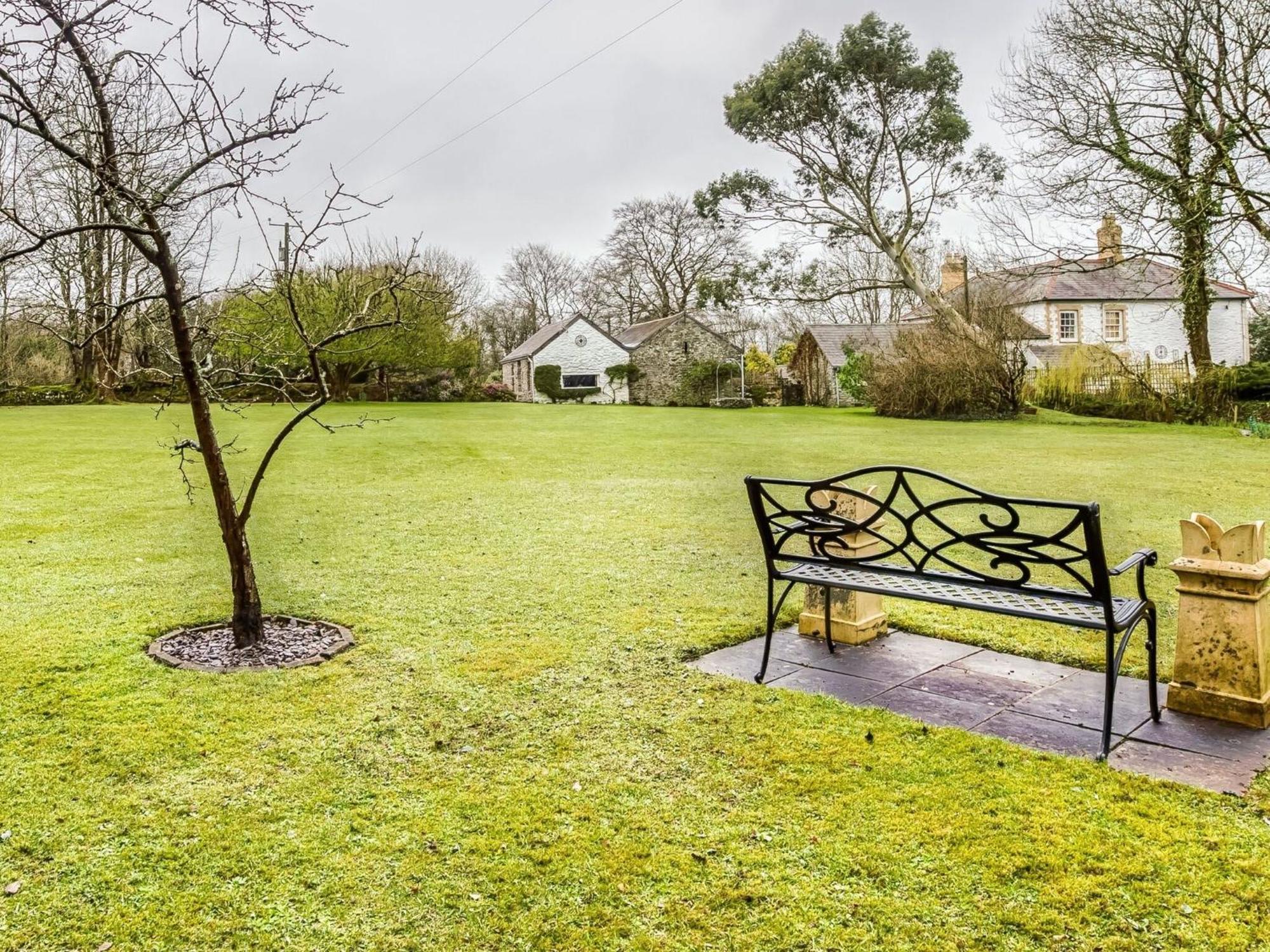 Secluded Holiday Home In Ceredigion With Garden Pennant  Εξωτερικό φωτογραφία